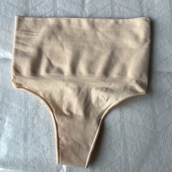 (2) Skims Core Control Thong. - Picture 5 of 7
